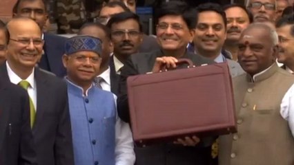 Budget 2019 : Suitcase से लेकर Halwa Ceremony तक, ये है Budget की परंपराएं | वनइंडिया हिंदी