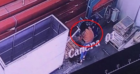 Boşanma Aşamasındaki Kocasının İş Yerini Yaktı! O Anlar Kamerada