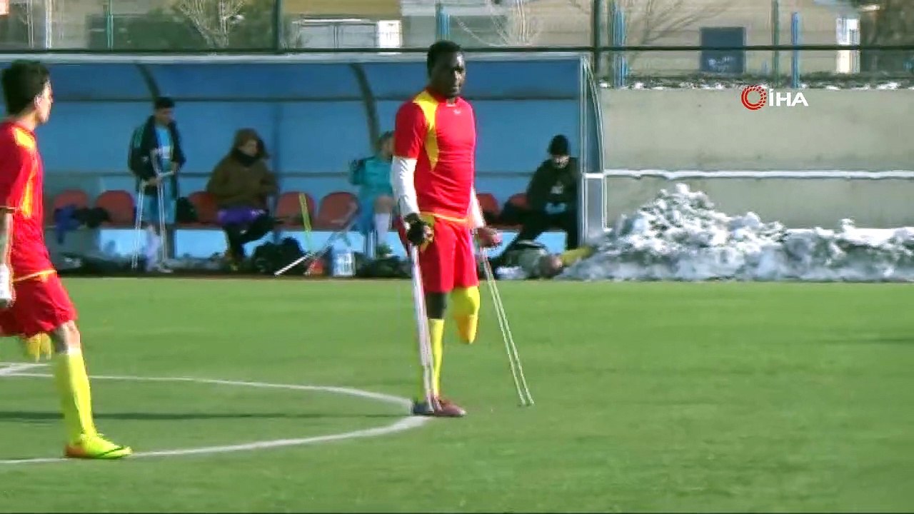 Futbol aşkı için geldiği Kayseri’de ilahi aşkı buldu