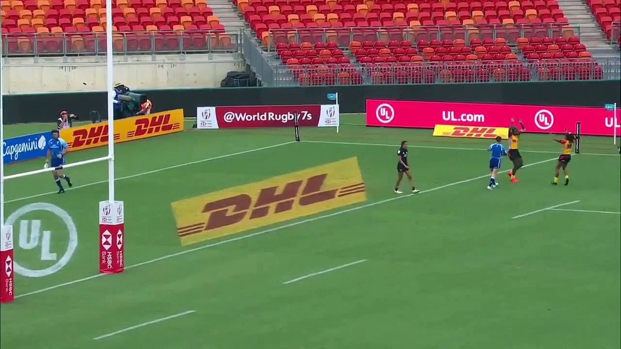 A 32km-h, elle dépose les Black Ferns et s'offre un salto avant pour l'essai