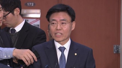 최교일 "노출한 무희 있었지만 스트립클럽 아냐" / YTN