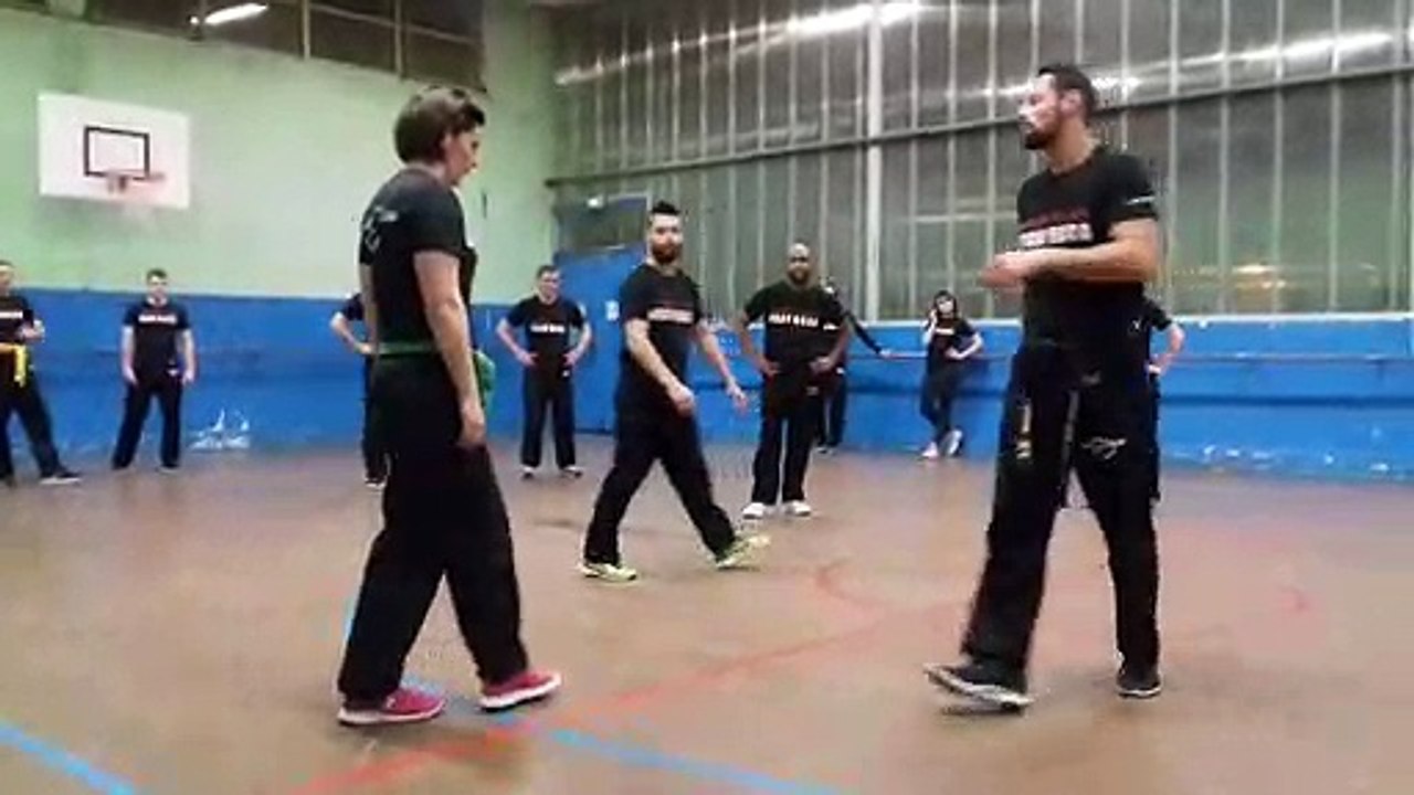 En Mayenne, près d'une centaine de pratiquants et pratiquants de Krav maga. Deux clubs : Laval et Pré-en-Pail