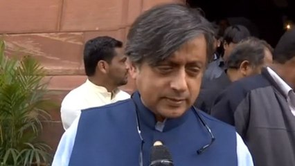 Скачать видео: Budget 2019 : Shashi Tharoor slams Modi Government, Calls it a Dump Squad | Oneindia News