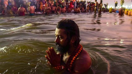 Tải video: Kumbh 2019: Mauni Amavasya | मौनी अमावस्या के दिन कुंभ का शाही स्नान, बन रहा है शुभ संयोग | Boldsky