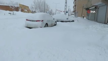 Başkale'de Kar Temizleme Çalışması