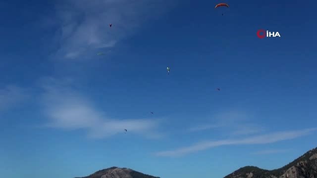 Fethiye'de Şubat Ayında Sıcak Havayı Fırsat Bilen Vatandaşlar Sahile Koştu