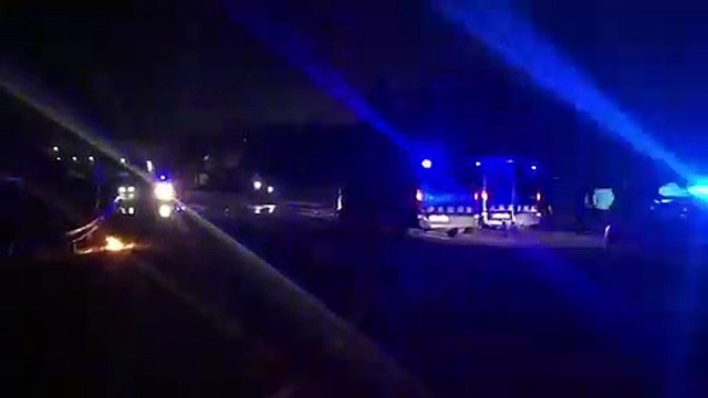 Un guàrdia civil fa escarni dels presos polítics moments abans de ser traslladats a Brians2