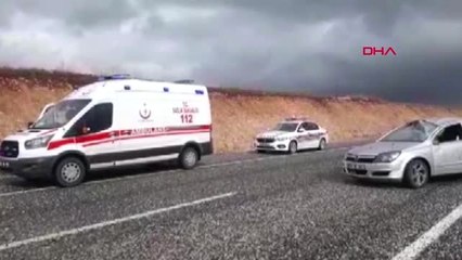 Adıyaman Otomobil Takla Attı Sürücü, Eşi ve İkiz Bebekleri Yaralandı