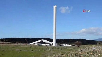 İzmir’de rüzgar türbini 'rüzgara' dayanamadı