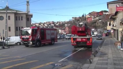 Buzdolabından Çıkan Yangında Ev Küle Döndü