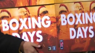 Transformons l'essai | La collecte des Pères Noël verts du Secours Populaire lors des Boxing Days