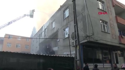 Sefaköy'de Çatı Yangını Paniğe Neden Oldu 1