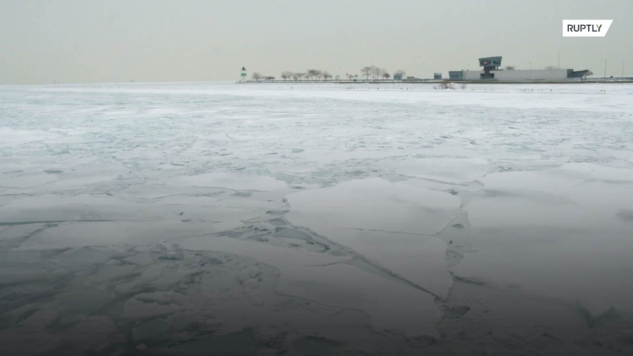 Chicago freezes over as polar vortex strikes