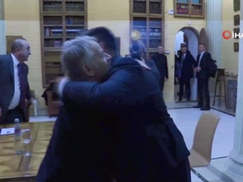 - Bakan Çavuşoğlu Kırım Tatar Türklerinin lideri Kırımoğlu ile görüştü