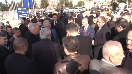 TBMM Başkanı Yıldırım'a Cuma Namazı Çıkışı Yoğun İlgi