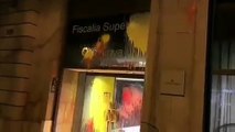 Separatistas atacan el edificio de la Fiscalía de Cataluña