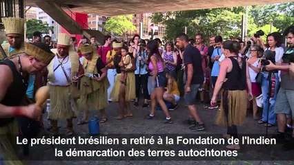Les communautés indigènes défilent contre Bolsonaro au Brésil