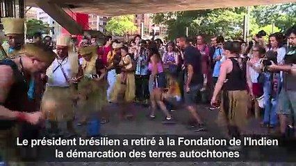 Les communautés indigènes défilent contre Bolsonaro au Brésil