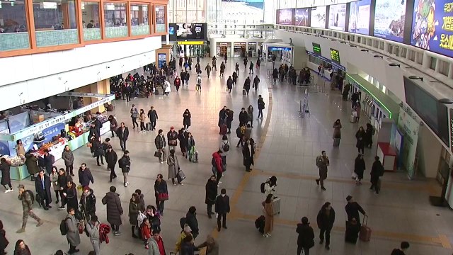 정겨운 고향 가는 길 ...이 시각 서울역 / YTN