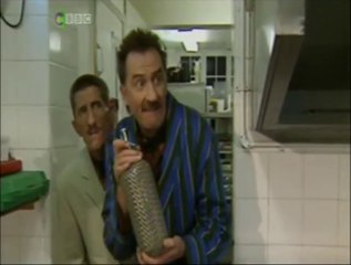 ChuckleVision - S12, E4: Well Suited