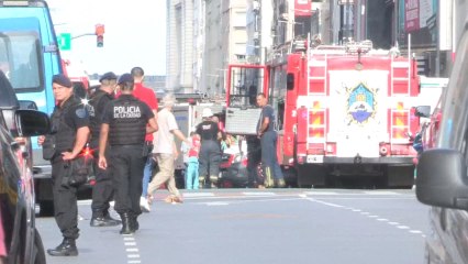 Dos muertos y más de 40 heridos en el incendio de un hotel en Buenos Aires