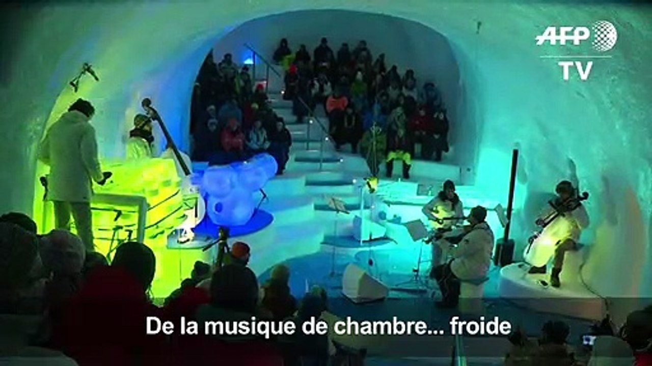 Dans un igloo des Alpes italiennes, de la musiq...