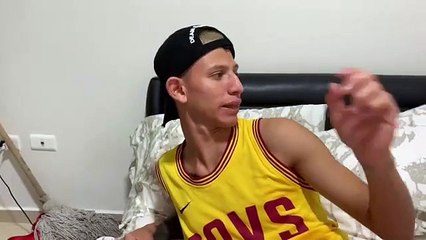 LA LIENDRA - CUANDO INVITAS A DORMIR A UN AMIG@ A TU CASA