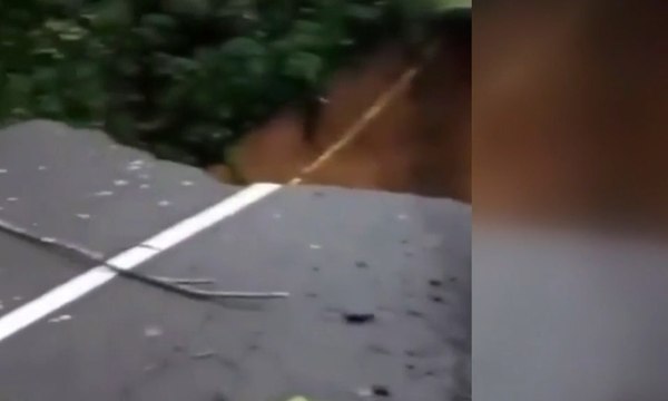 Jalan Penghubung Kota Pagar Alam dengan Lahat Ambles