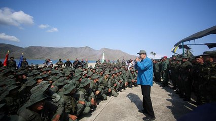 Maduro pide lealtad a los militares para defender la soberanía