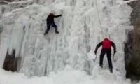 Erzurum’da buz şelalesine nefes kesen tırmanış