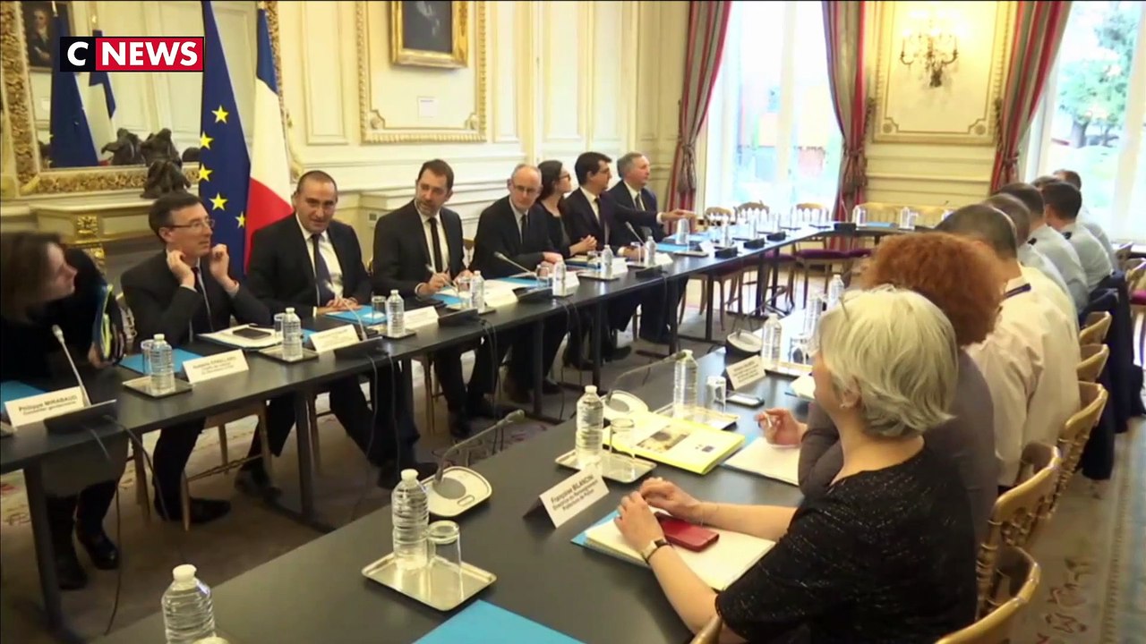 « Gilets jaunes » : Christophe Castaner maintient l'usage du LBD