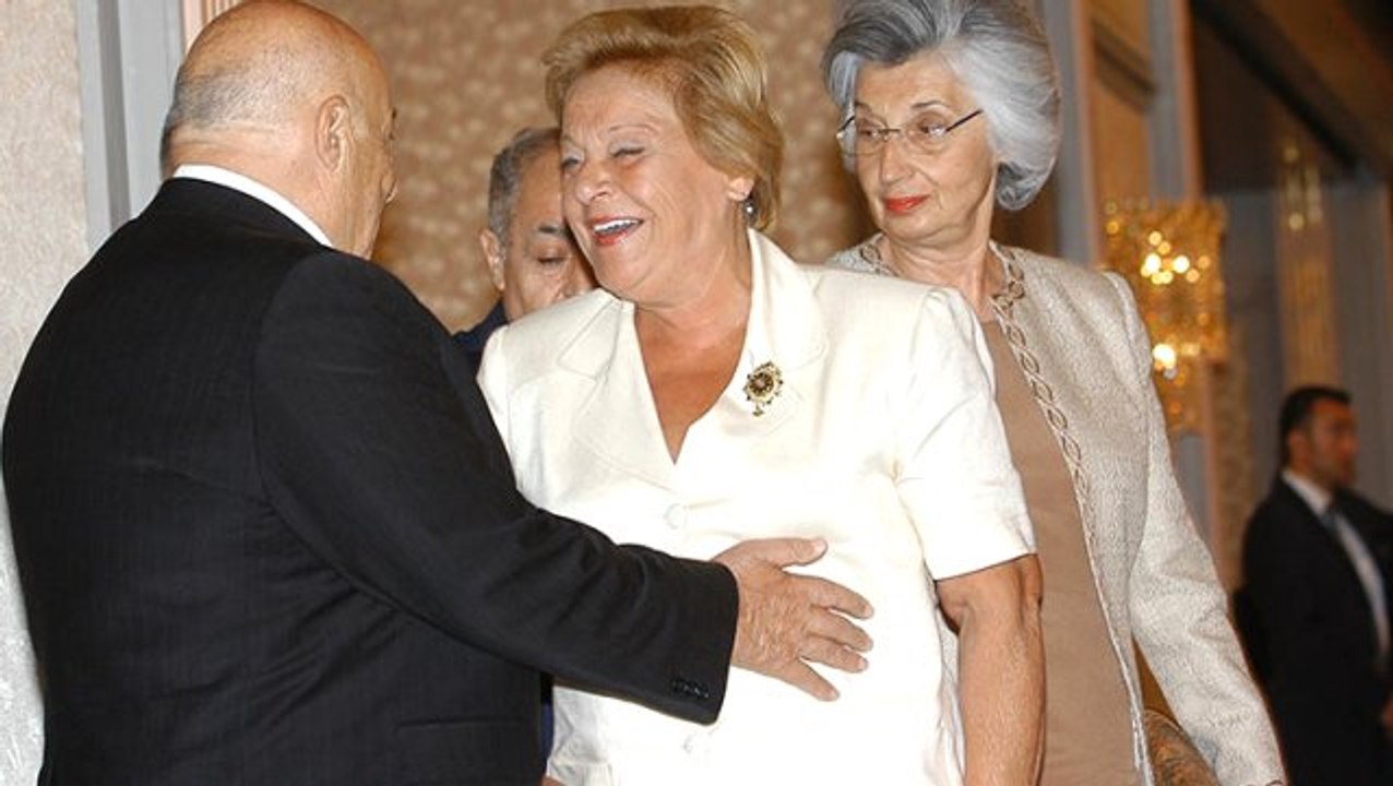 Son Dakika! KKTC Kurucu Cumhurbaşkanı Merhum Rauf Denktaş'ın Eşi Hayatını Kaybetti