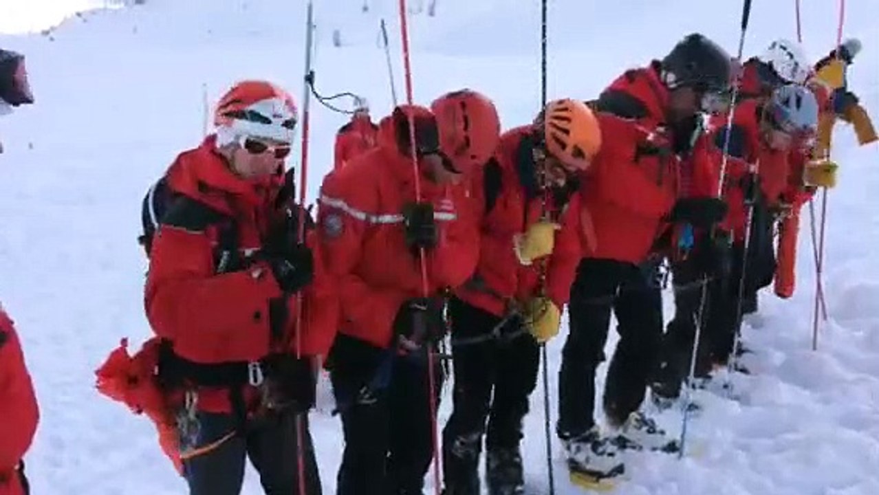 Exercice "avalanche" de la fédération nationale des sapeurs-pompiers de France au col du Lautaret