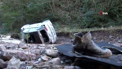 Kartepe'de Trafik Kazası, Otomobil 50 Metreden Dereye Uçtu