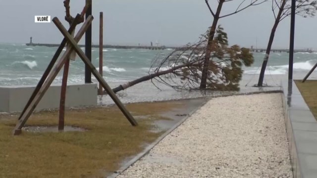 Pa Koment - Durrës e Vlorë/ Era e fortë ndërpret lundrimet - Top Channel Albania - News - Lajme