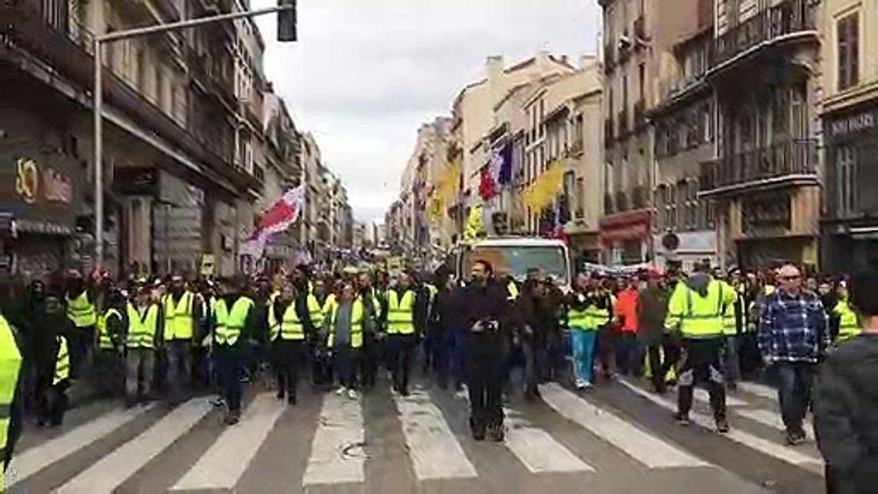 Gilets jaunes : environ 1500 manifestants à Marseille