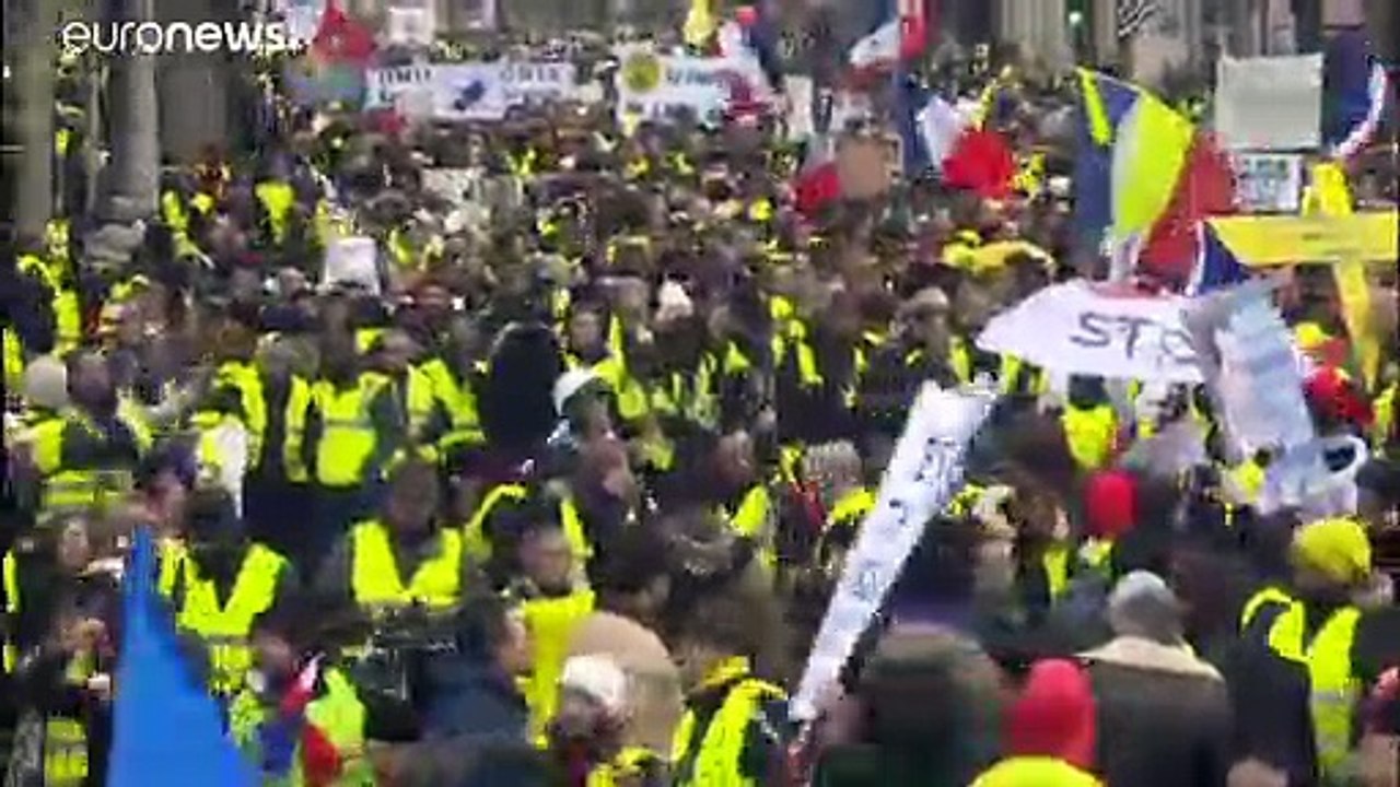 In ganz Frankreich protestieren die Gelbwesten gegen Polizeigewalt