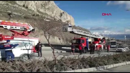 Elazığ 25 Metre Yükseklikteki Kayalıklardan Düşerek Yaralandı