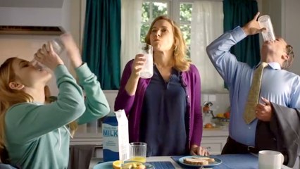Mint Mobile "Chunky Style Milk?" Super Bowl Commercial 2019