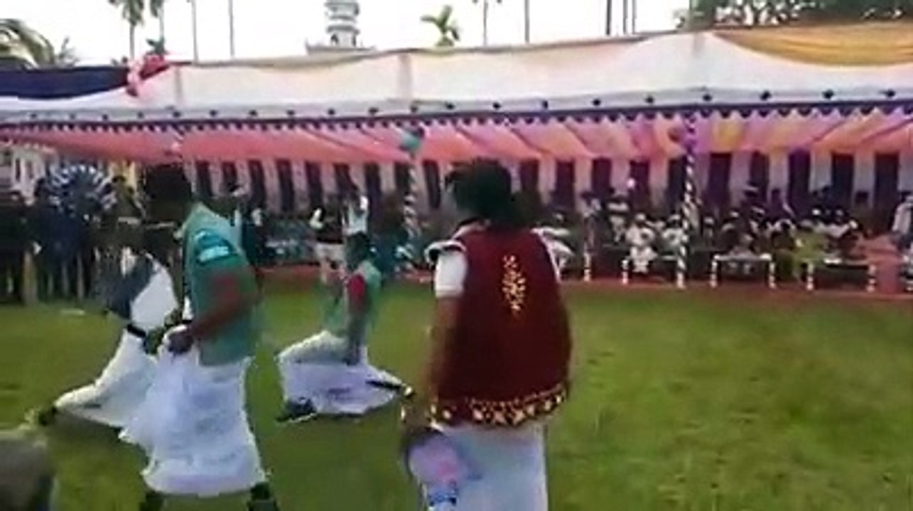 গ্রামের হারিয়ে যাওয়া লাঠি খেলা.........