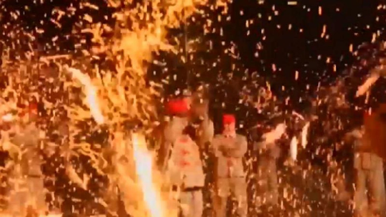 Chine : danses de feu traditionnelles à Taiyuan