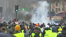Fransız Polisi Bir Sarı Yelekliyi Yerlerde Sürükledi