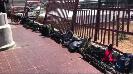 Binlerce Venezuelalı, İktidardaki Venezuela Birleşik Sosyalist Partisince Düzenlenen Mitingte...