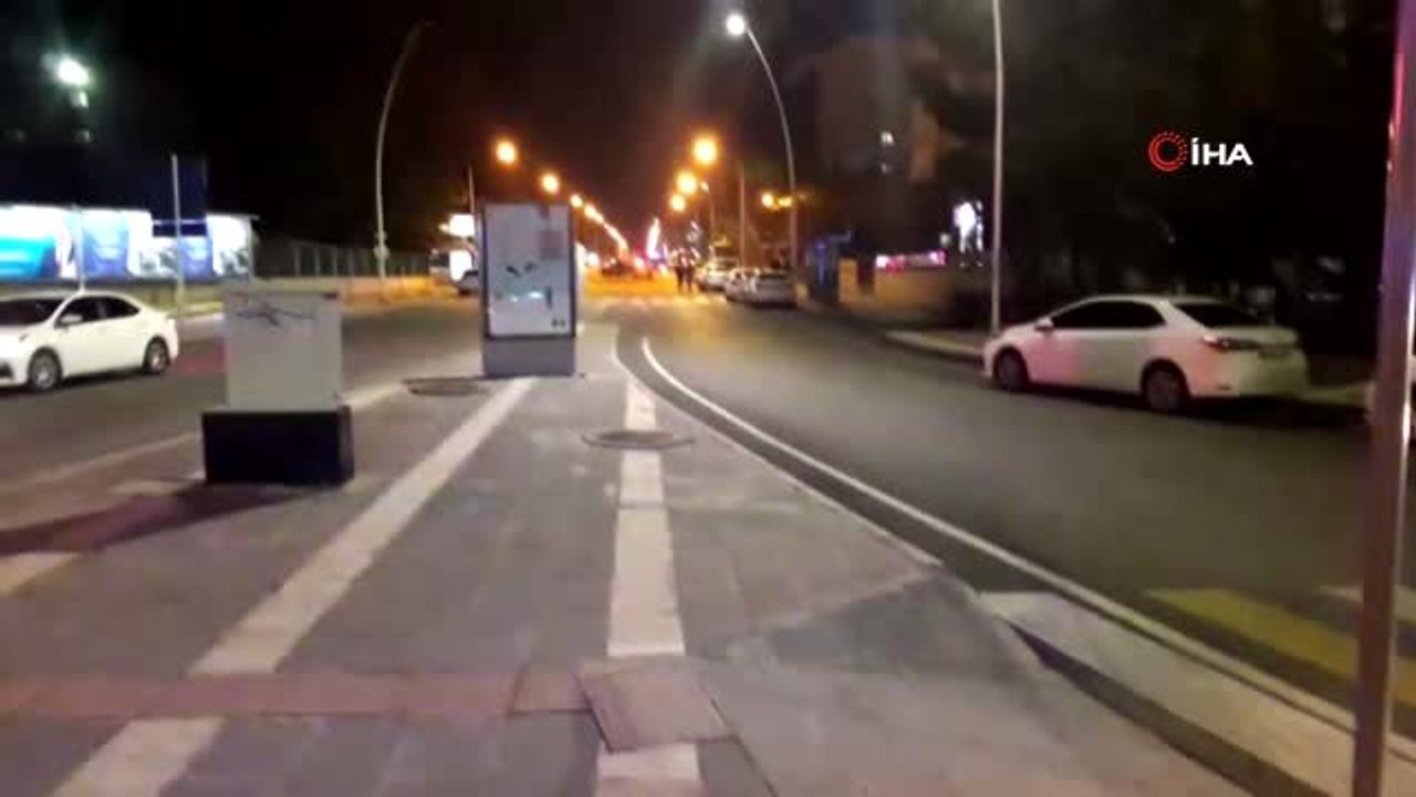 Şanlıurfa İl Emniyet Müdürlüğü Önünde Üzerinde Bomba Olduğunu ve Patlatacağını Söyleyen Kişi Polis...