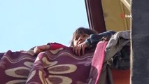 Evde Kilitli Kalan Afgan Uyruklu Aile, Kapı Balyozla Kırılarak Kurtarıldı