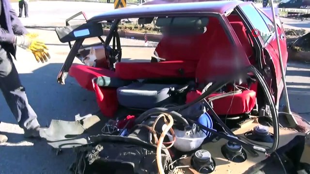 Otomobil İkiye Bölündü: 1 Ölü | Gaziantep Trafik Kazası