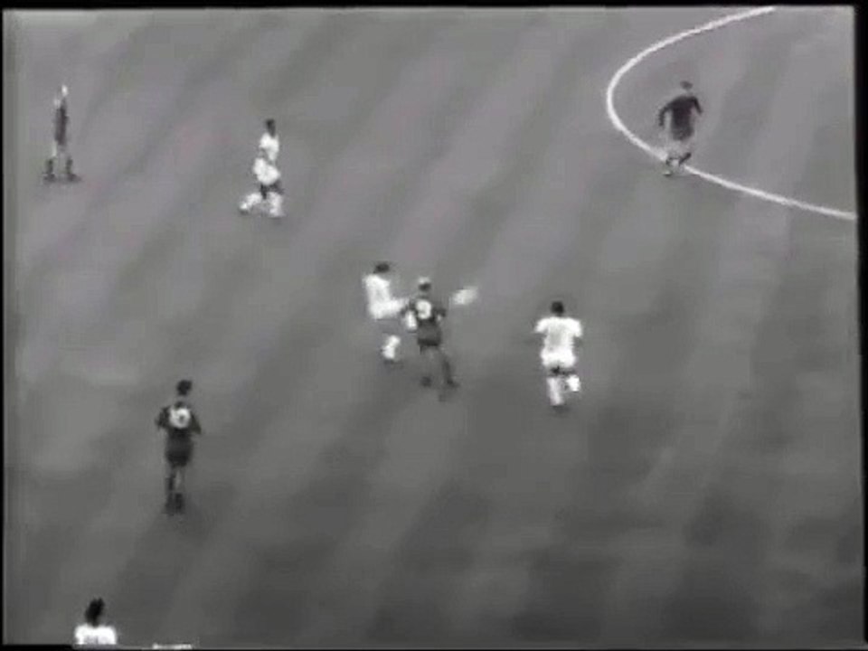 Sir Bobby Charlton vs Benfica European Cup Final 1968 (All Touches & Actions)