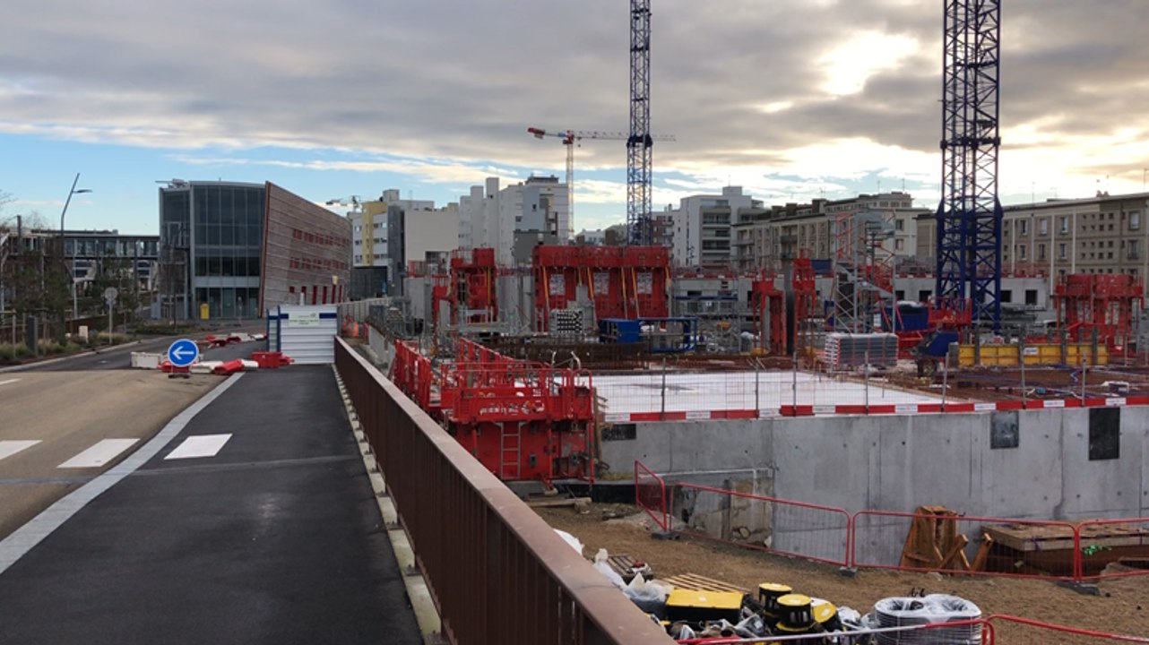 Des constructions modulaires détruites par le feu