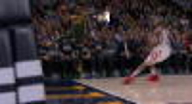 Iguodala makes huge dunk in Warriors win over Lakers