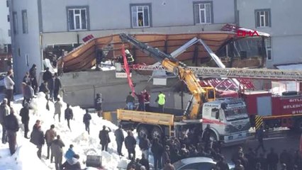 Bitlis Çatı Çöktü 1 Ölü 7 Yaralı Foto